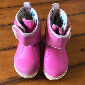Girls croc snow boots